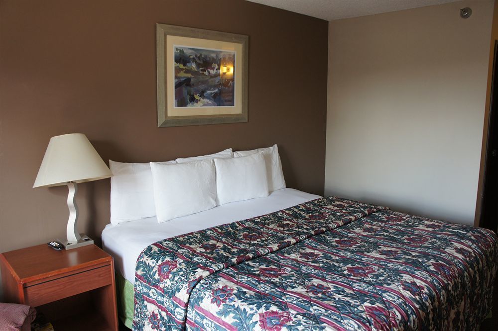 Coratel Inn And Suites เมเปิลโกรฟ ภายนอก รูปภาพ