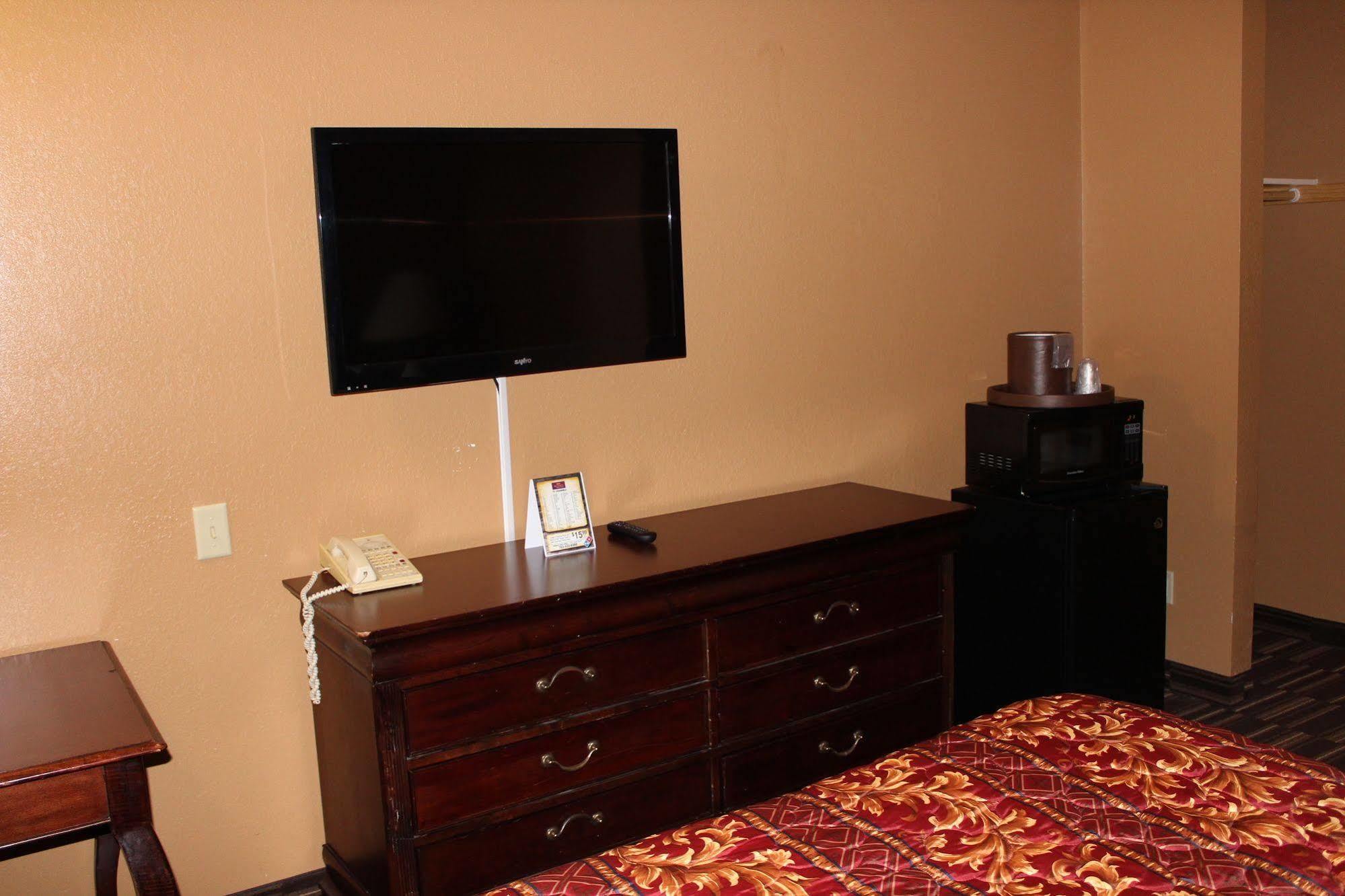 Coratel Inn And Suites เมเปิลโกรฟ ภายนอก รูปภาพ