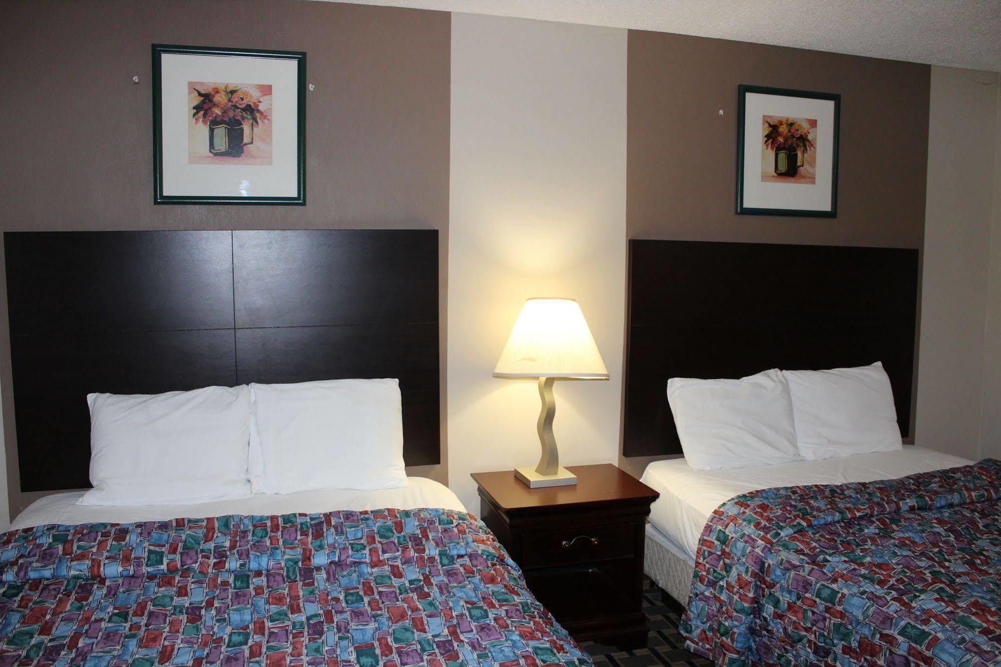Coratel Inn And Suites เมเปิลโกรฟ ภายนอก รูปภาพ